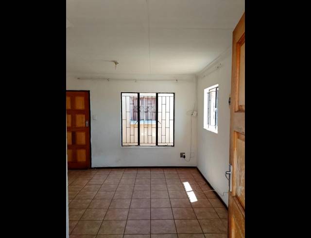 2 BEDROOM PROPERTY TO RENT IN PROTEA GLEN